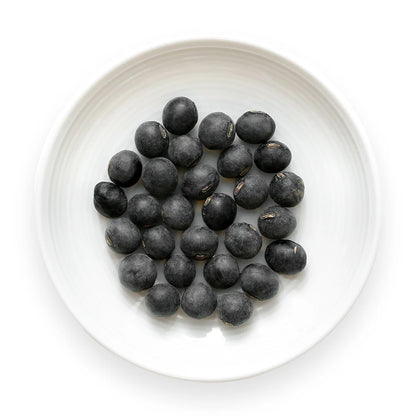 Kuromamecha Yui tea on dish by Senbird Tea